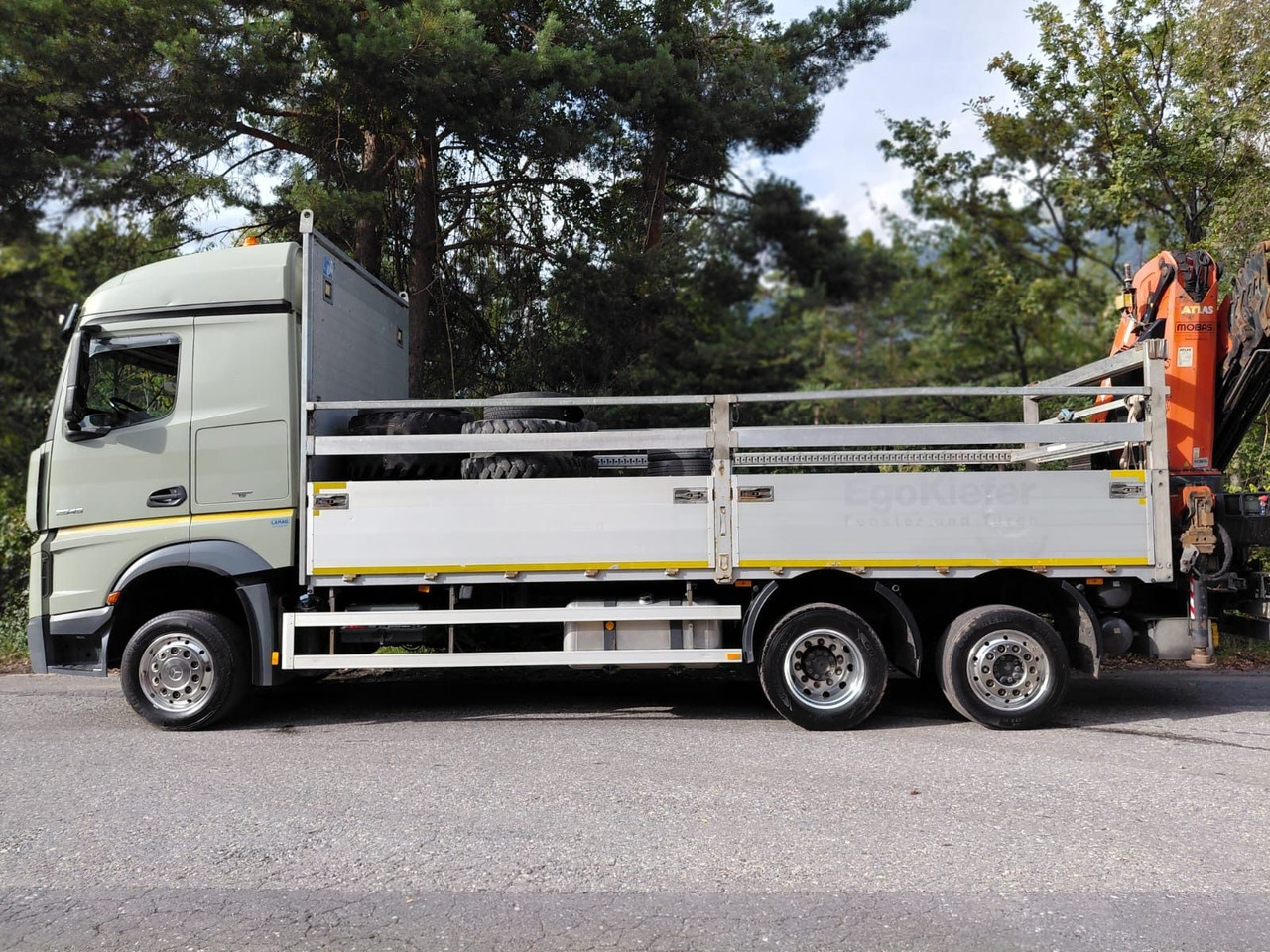 Mercedes-Benz Actros 2545 6x2, E6, Retarder, Effer 265/6S - Камион со кран: слика 4 Mercedes-Benz Actros 2545 6x2, E6, Retarder, Effer 265/6S - Камион со кран: слика 4