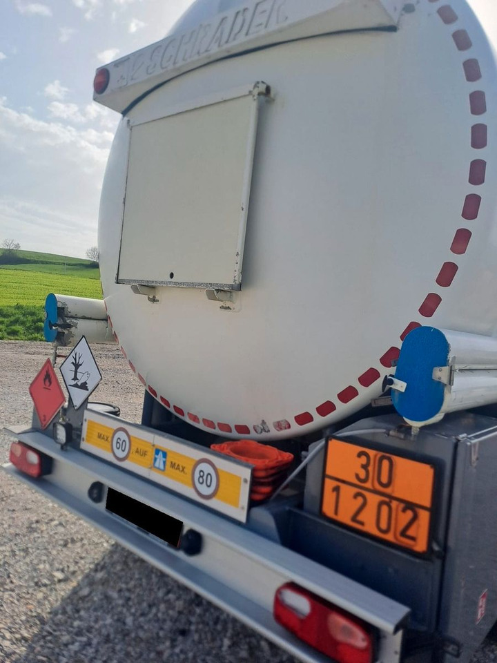 Schrader ADR, Treibstoff Diesel/Benzin, 4 Kammern, Sening Schrader ADR, Treibstoff Diesel/Benzin, 4 Kammern, Sening - Полуприколка цистерна: слика 4 Schrader ADR, Treibstoff Diesel/Benzin, 4 Kammern, Sening Schrader ADR, Treibstoff Diesel/Benzin, 4 Kammern, Sening - Полуприколка цистерна: слика 4