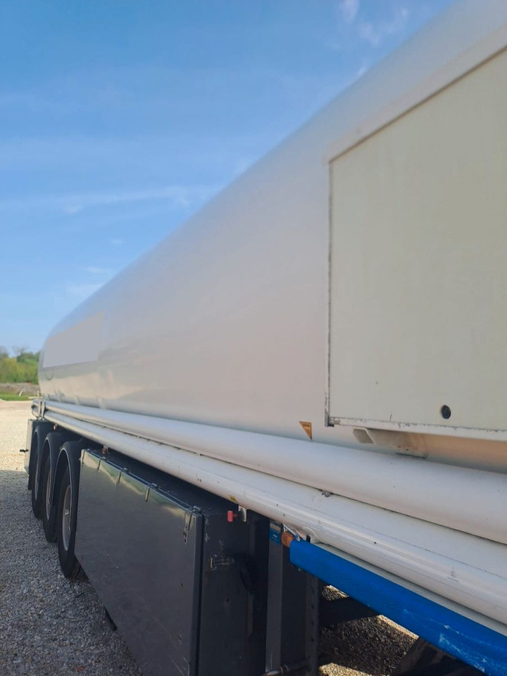 Schrader ADR, Treibstoff Diesel/Benzin, 4 Kammern, Sening Schrader ADR, Treibstoff Diesel/Benzin, 4 Kammern, Sening - Полуприколка цистерна: слика 5 Schrader ADR, Treibstoff Diesel/Benzin, 4 Kammern, Sening Schrader ADR, Treibstoff Diesel/Benzin, 4 Kammern, Sening - Полуприколка цистерна: слика 5