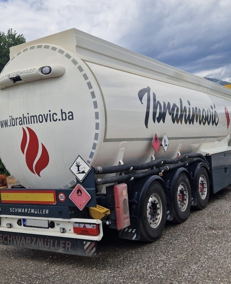 Schwarzmüller ADR, Diesel/Benzin Treibstoff, oben/unten, 3Kamm - Полуприколка цистерна: слика 1 Schwarzmüller ADR, Diesel/Benzin Treibstoff, oben/unten, 3Kamm - Полуприколка цистерна: слика 1