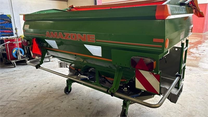 Amazone ZAM 3000 Z-AM 3000 Ultra - Распрскувач на арско ѓубриво: слика 5 Amazone ZAM 3000 Z-AM 3000 Ultra - Распрскувач на арско ѓубриво: слика 5