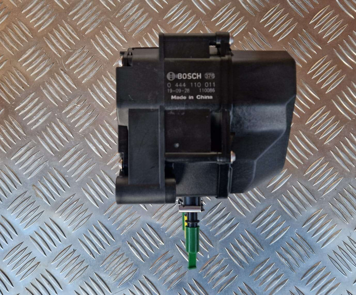 Genuine JCB Bosch Adblue module 12v supply - Мотор и делови за Градежна машина: слика 3 Genuine JCB Bosch Adblue module 12v supply - Мотор и делови за Градежна машина: слика 3
