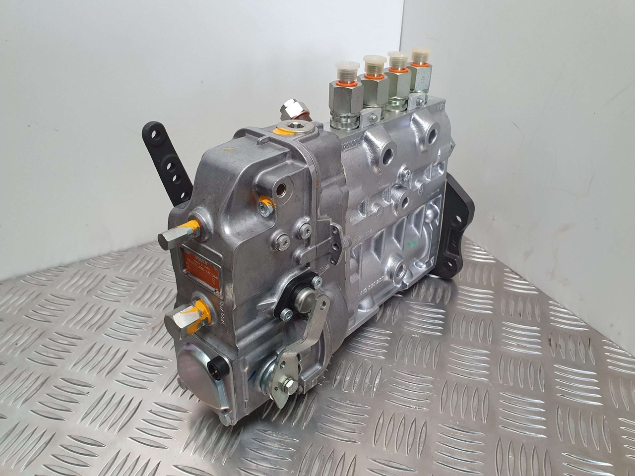 JCB 2DX Injection pump 333/y3578 Bosch - Мотор и делови за Градежна машина: слика 2 JCB 2DX Injection pump 333/y3578 Bosch - Мотор и делови за Градежна машина: слика 2
