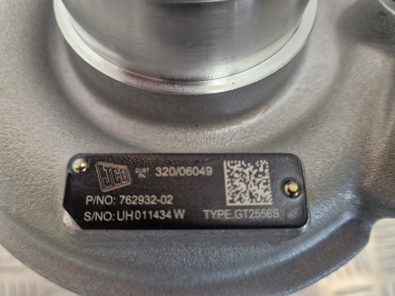 JCB turbocharger 320/06049 Garrett Turbo 762932-02 - Мотор и делови за Градежна машина: слика 5 JCB turbocharger 320/06049 Garrett Turbo 762932-02 - Мотор и делови за Градежна машина: слика 5