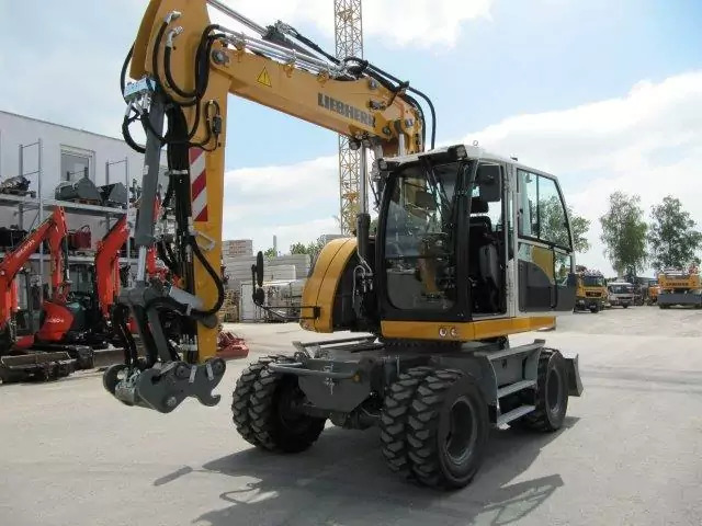 2022 Liebherr A 913 Compact G6.0-D - Багер на тркала: слика 1 2022 Liebherr A 913 Compact G6.0-D - Багер на тркала: слика 1