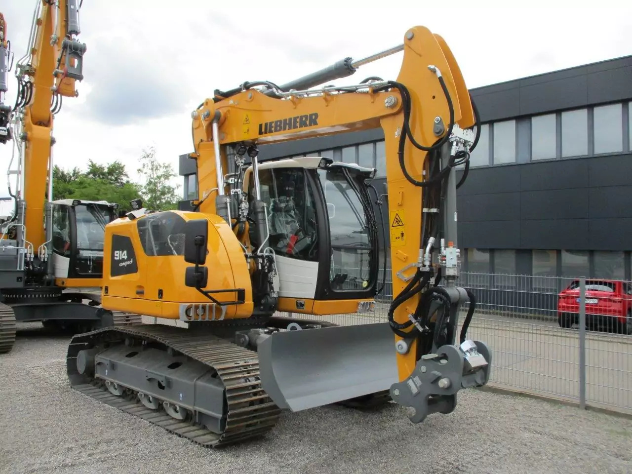 2023 Liebherr R 914 Compact G6.1-D - Багер на тркала: слика 2 2023 Liebherr R 914 Compact G6.1-D - Багер на тркала: слика 2