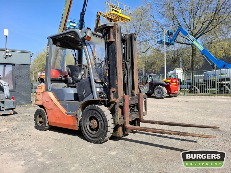 Toyota 02-8FGF20 - Плински вилушкар: слика 2 Toyota 02-8FGF20 - Плински вилушкар: слика 2