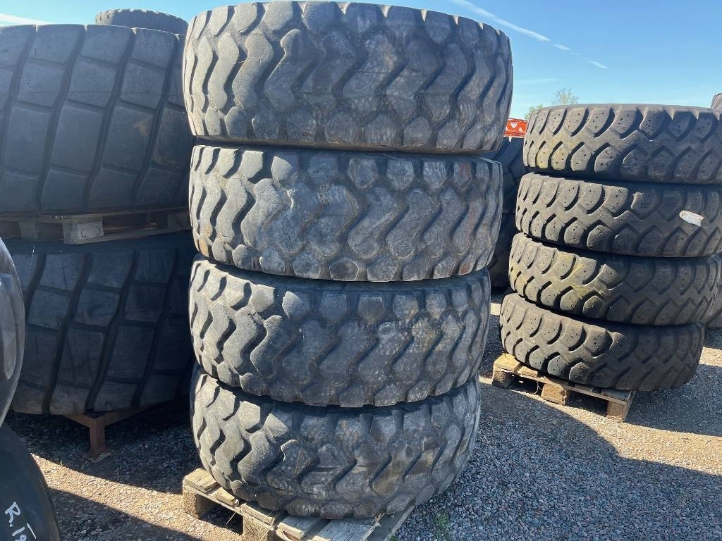 Michelin XHA 15,5-R25 till Volvo L50E C D B - Гума за Градежна машина: слика 1 Michelin XHA 15,5-R25 till Volvo L50E C D B - Гума за Градежна машина: слика 1