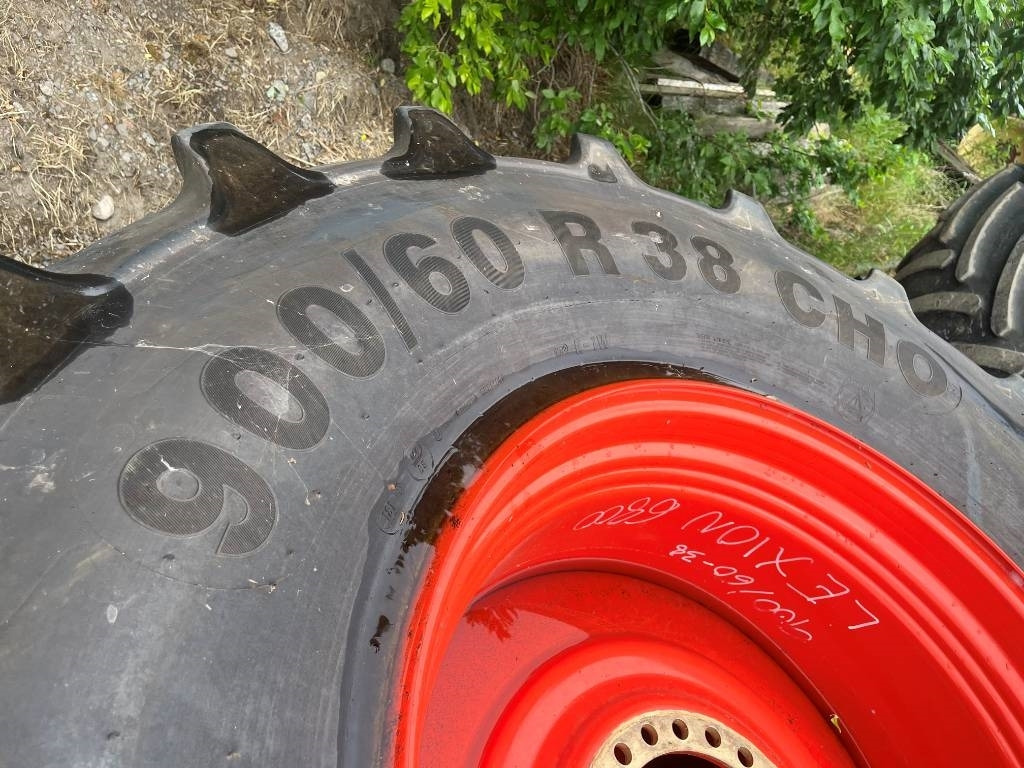 Mitas 900/60R38 Däck till Claas Lexion 6800 - Гума за Земјоделска машина: слика 3 Mitas 900/60R38 Däck till Claas Lexion 6800 - Гума за Земјоделска машина: слика 3