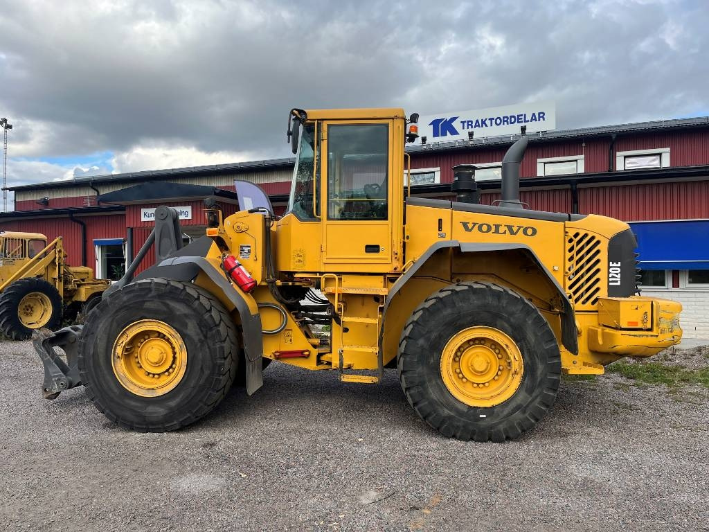 Volvo L 120 E - Натоварувач на тркала: слика 1 Volvo L 120 E - Натоварувач на тркала: слика 1
