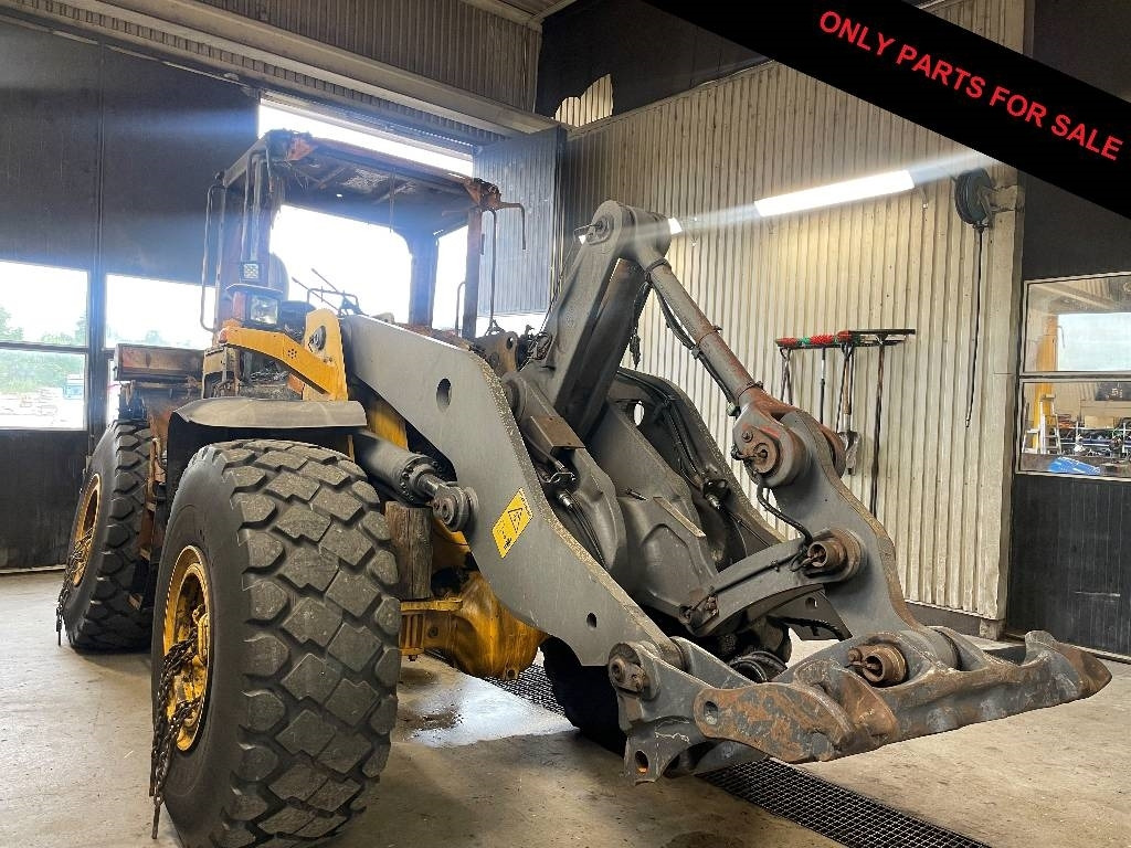Volvo L 120 F Dismantled: only spare parts - Натоварувач на тркала: слика 1 Volvo L 120 F Dismantled: only spare parts - Натоварувач на тркала: слика 1