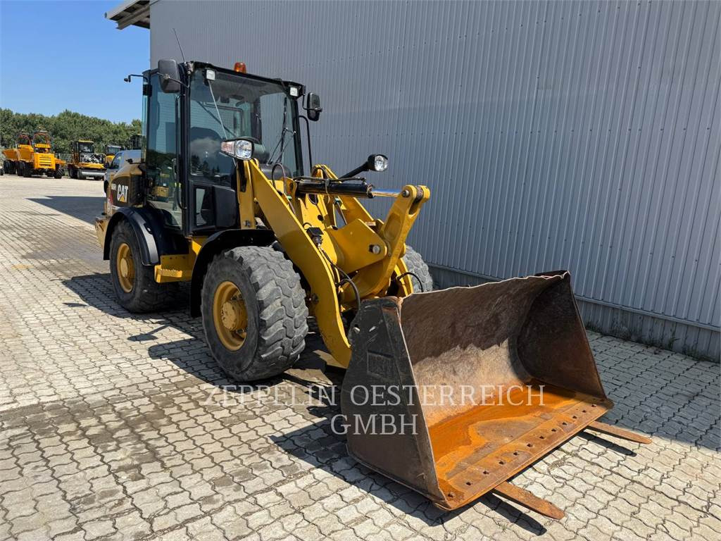 CAT 906H2 - Натоварувач на тркала: слика 2 CAT 906H2 - Натоварувач на тркала: слика 2