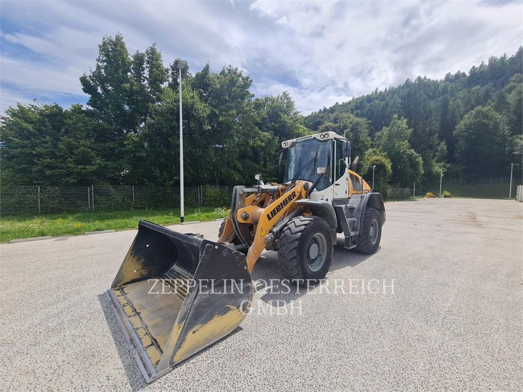Liebherr L526 - Натоварувач на тркала: слика 1 Liebherr L526 - Натоварувач на тркала: слика 1