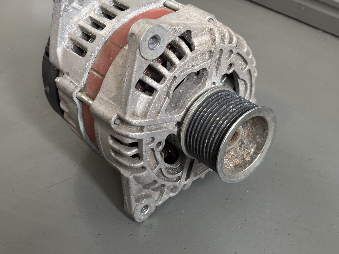 ALTERNATOR 11.204.194 AAN5353 MAHLE Letrika - Алтернатор за Земјоделска машина: слика 1 ALTERNATOR 11.204.194 AAN5353 MAHLE Letrika - Алтернатор за Земјоделска машина: слика 1