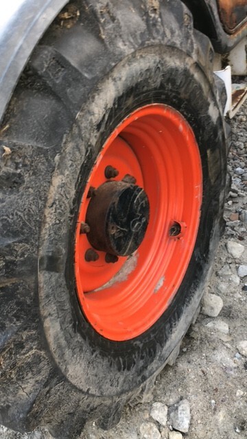 Bobcat Manitou Felgi 14x24 koła 460/70 R24 - Бандаж за Градежна машина: слика 1 Bobcat Manitou Felgi 14x24 koła 460/70 R24 - Бандаж за Градежна машина: слика 1