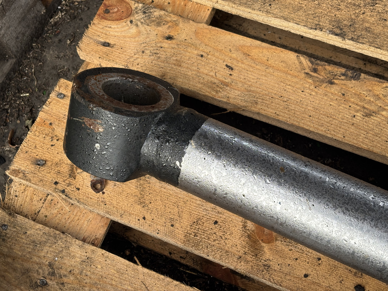 CAT Caterpillar TH336 TH 336 Siłownik Wychyłu Łyżki - Хидрауличен цилиндар за Телескопски ракувач: слика 4 CAT Caterpillar TH336 TH 336 Siłownik Wychyłu Łyżki - Хидрауличен цилиндар за Телескопски ракувач: слика 4