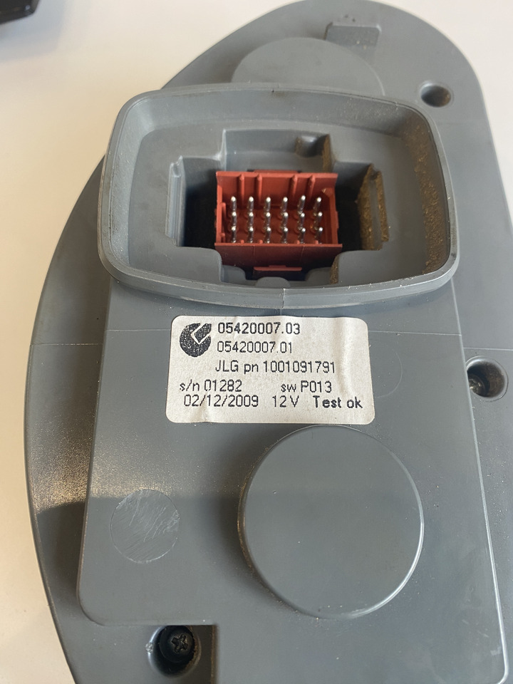 CAT TH 407 TH407 - licznik zegary wyświetlacz - Контролна табла за Градежна машина: слика 2 CAT TH 407 TH407 - licznik zegary wyświetlacz - Контролна табла за Градежна машина: слика 2