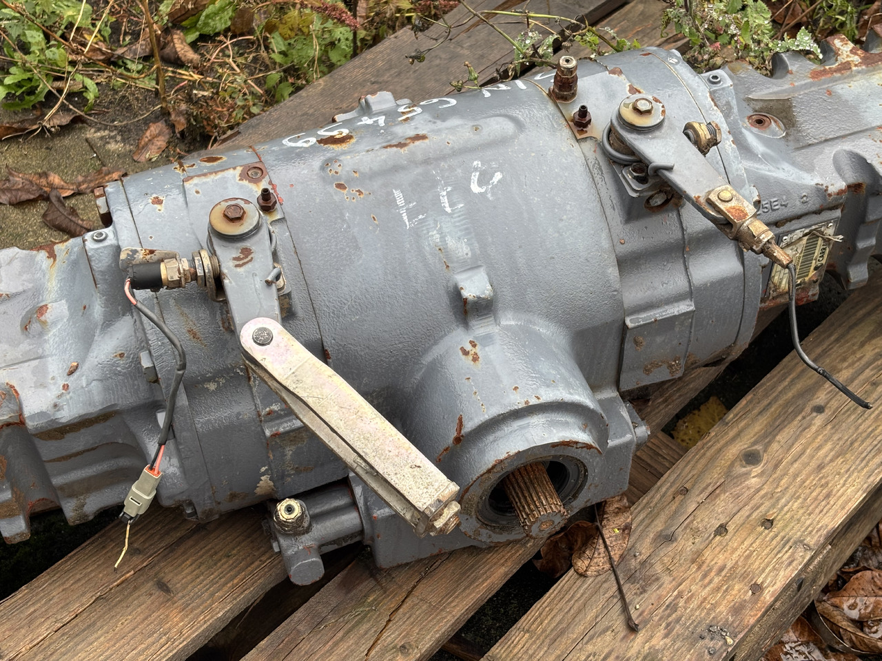 Carraro 28.32M 11885677 150006 Obudowa Mostu Pochwa Zwolnica Zwrotnica Hamulec Piasta CZĘŚCI - Оска и делови за Земјоделска машина: слика 1 Carraro 28.32M 11885677 150006 Obudowa Mostu Pochwa Zwolnica Zwrotnica Hamulec Piasta CZĘŚCI - Оска и делови за Земјоделска машина: слика 1