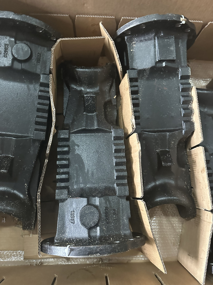Carraro typ 26.25 obudowa Mostu pochwa Mostu carraro 11817 - Оска и делови за Земјоделска машина: слика 1 Carraro typ 26.25 obudowa Mostu pochwa Mostu carraro 11817 - Оска и делови за Земјоделска машина: слика 1