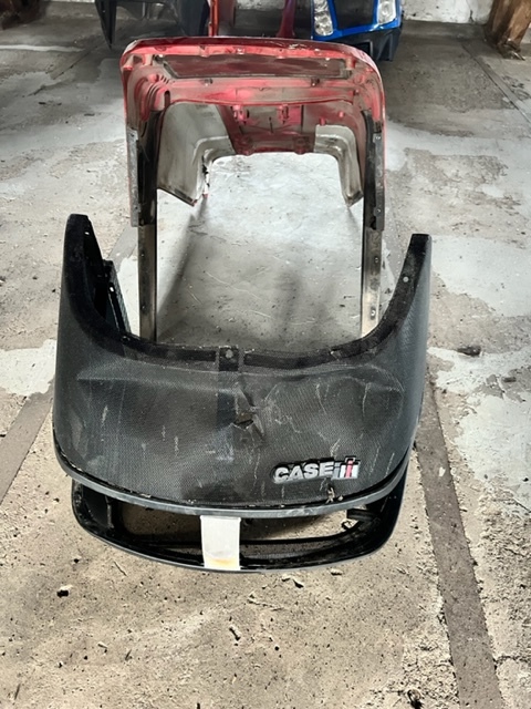 Case Farmall Grill Kratka chłodnicy 84350111 - Решетка за Трактор: слика 1 Case Farmall Grill Kratka chłodnicy 84350111 - Решетка за Трактор: слика 1