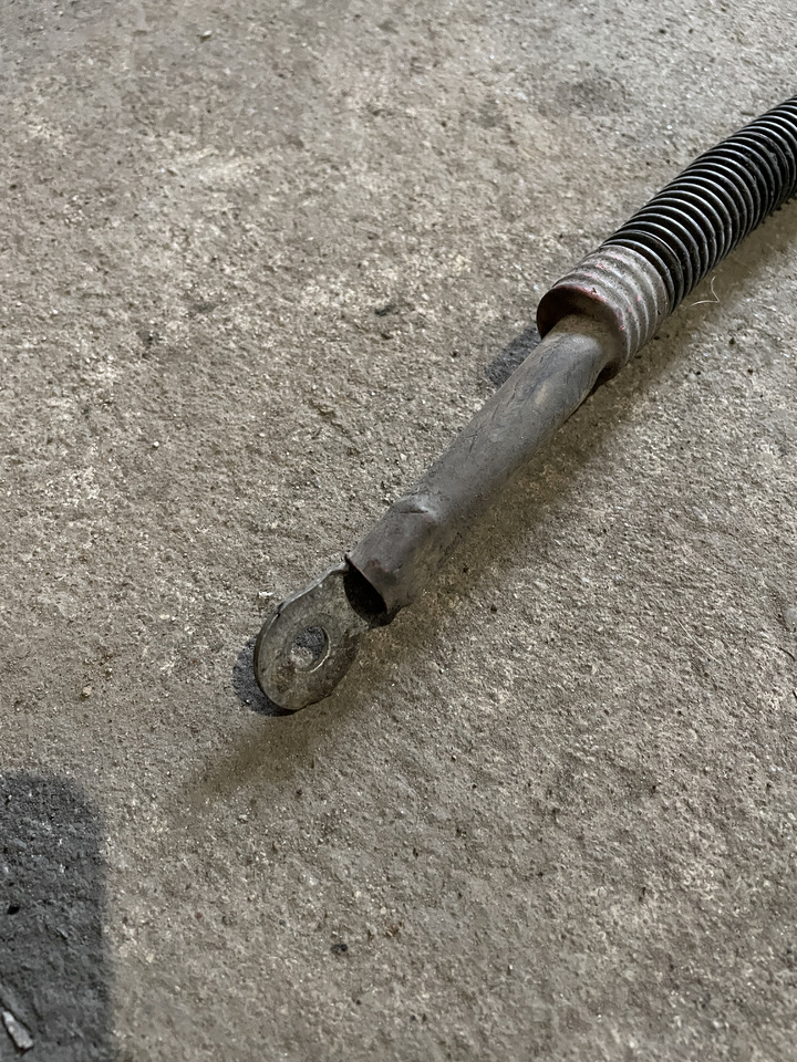 Claas Arion 550-520 650-620 - kabel przewód eletryczny alternator - rozrusznik 0021505462 - Појас за кабел/ Жица за Трактор: слика 3 Claas Arion 550-520 650-620 - kabel przewód eletryczny alternator - rozrusznik 0021505462 - Појас за кабел/ Жица за Трактор: слика 3