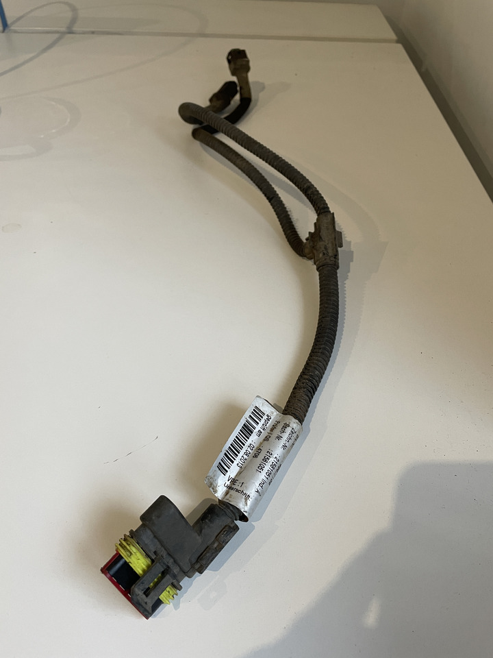 Claas Arion 550-520 650-620 - kabel wiązka elektryczna 0021581051 - Појас за кабел/ Жица за Трактор: слика 1 Claas Arion 550-520 650-620 - kabel wiązka elektryczna 0021581051 - Појас за кабел/ Жица за Трактор: слика 1