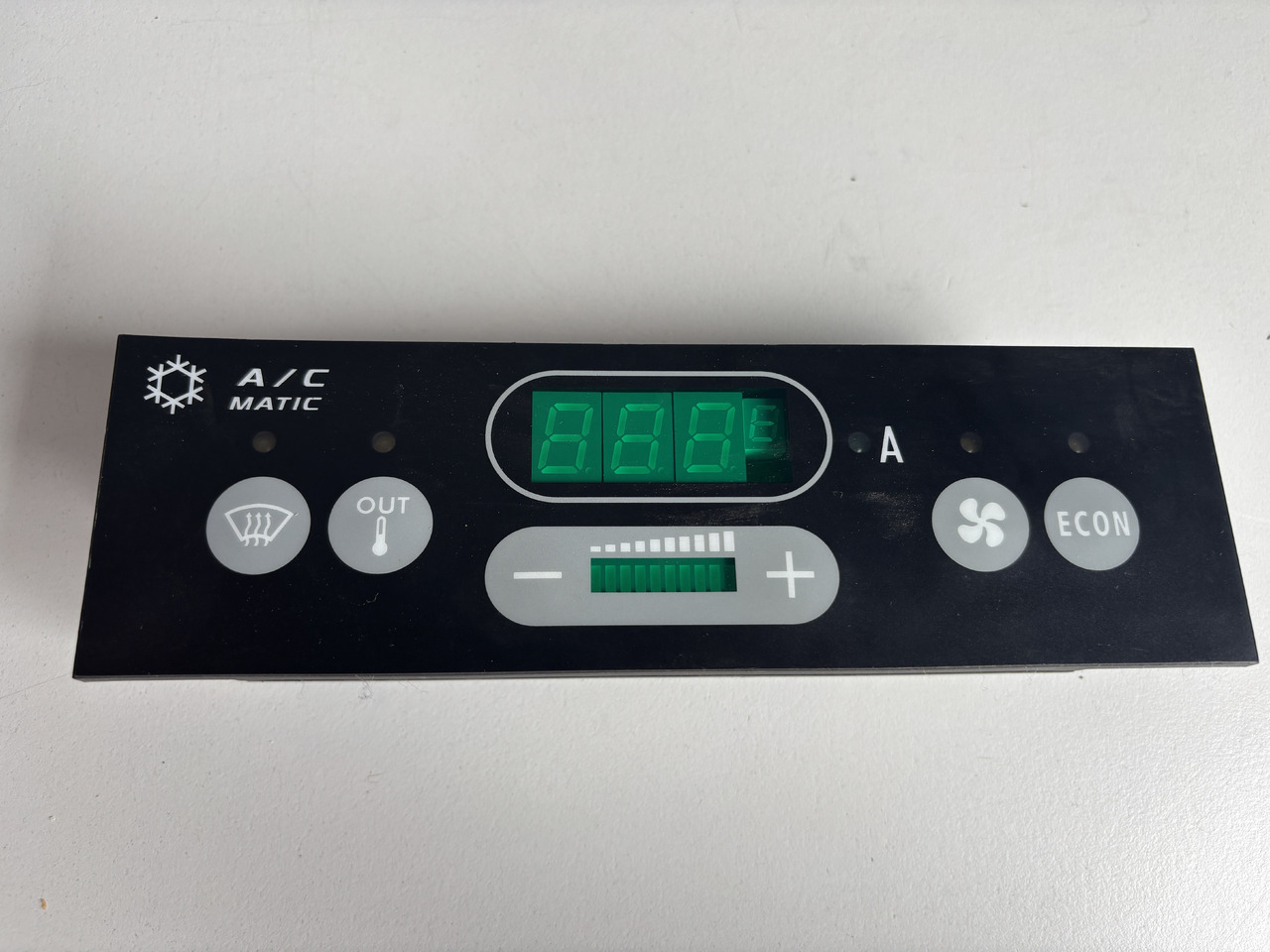 Claas Jaguar Lexion Tucano Xerion - moduł sterownik klimatyzacji A/C Matic 558817.1 0558817.1 - Единица за контрола за Земјоделска машина: слика 1 Claas Jaguar Lexion Tucano Xerion - moduł sterownik klimatyzacji A/C Matic 558817.1 0558817.1 - Единица за контрола за Земјоделска машина: слика 1