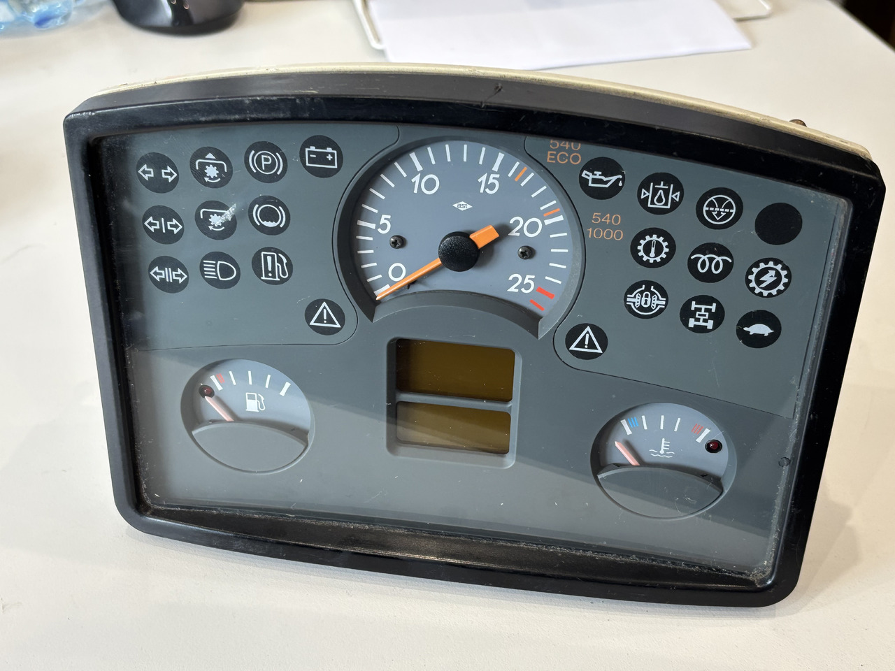 Claas Nectis 204439 00 1143 077 0 0011430770, BIMA7501369 - Контролна табла за Трактор: слика 1 Claas Nectis 204439 00 1143 077 0 0011430770, BIMA7501369 - Контролна табла за Трактор: слика 1