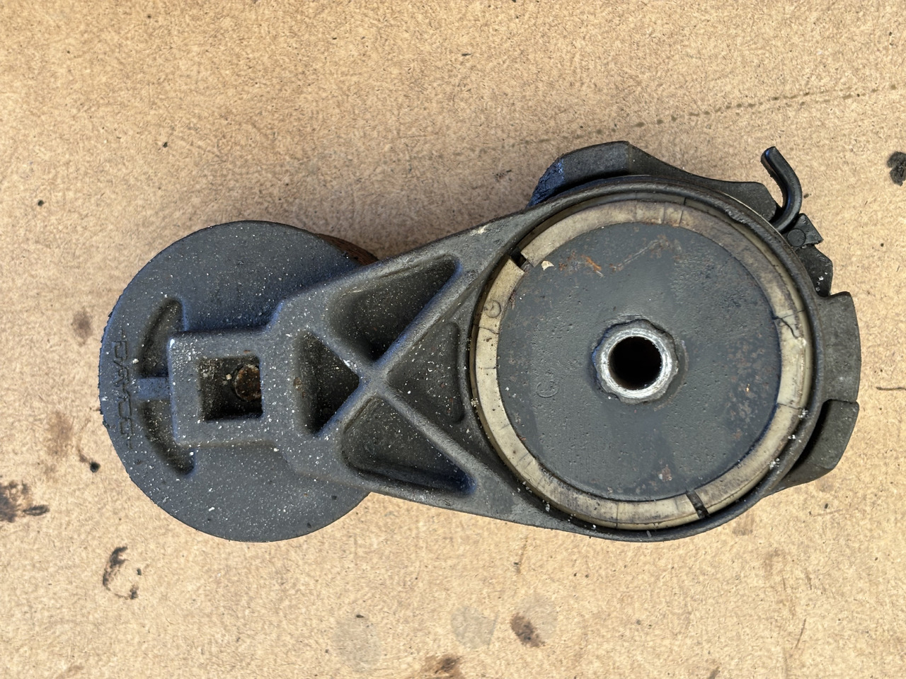 Cummins 8.3 6CT 6CTA 6CTAA Napinacz paska 3978022 - Затегнувач за ремен: слика 2 Cummins 8.3 6CT 6CTA 6CTAA Napinacz paska 3978022 - Затегнувач за ремен: слика 2