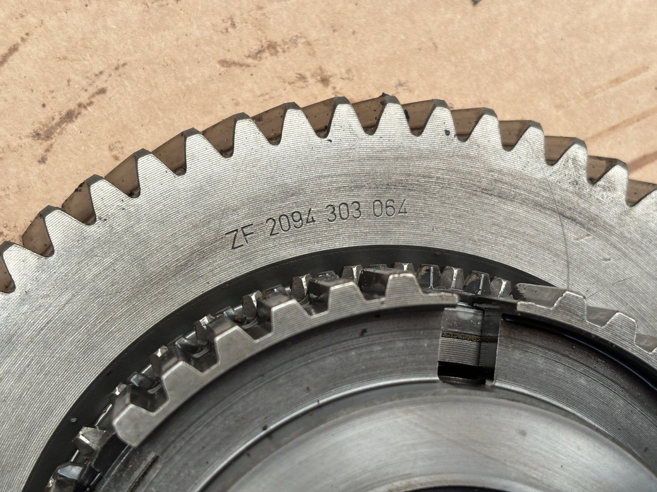 Deutz Fahr Agrotron 230 260 Skrzynia Biegów Synchronizator Tryb Zębatka CZĘŚCI 2094303064 - Менувач за Земјоделска машина: слика 3 Deutz Fahr Agrotron 230 260 Skrzynia Biegów Synchronizator Tryb Zębatka CZĘŚCI 2094303064 - Менувач за Земјоделска машина: слика 3