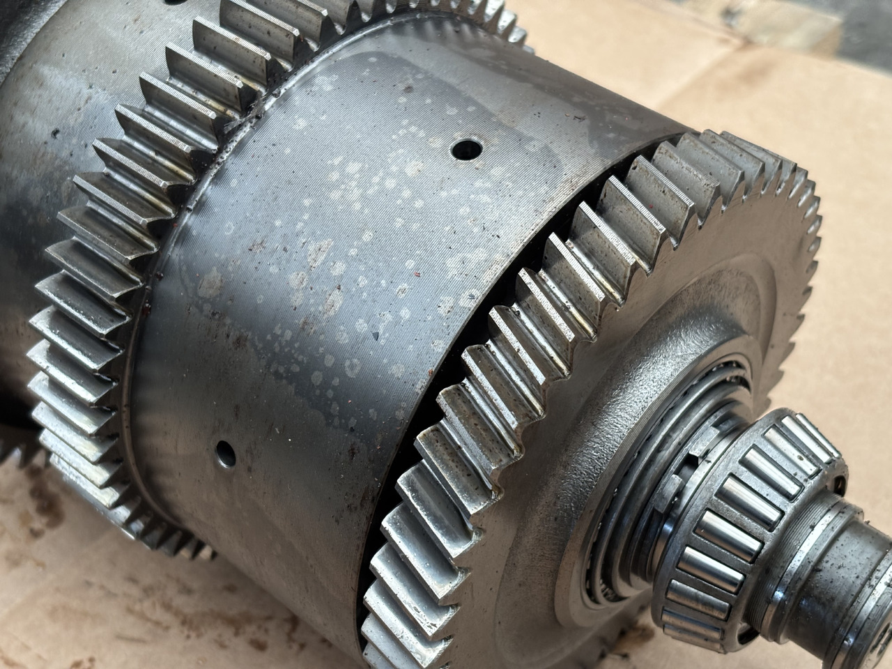 Deutz Fahr Agrotron 230 Skrzynia Biegów Kosz Obudowa Wał Tryb Zębatka Trzpień CZĘŚCI - Менувач за Земјоделска машина: слика 3 Deutz Fahr Agrotron 230 Skrzynia Biegów Kosz Obudowa Wał Tryb Zębatka Trzpień CZĘŚCI - Менувач за Земјоделска машина: слика 3