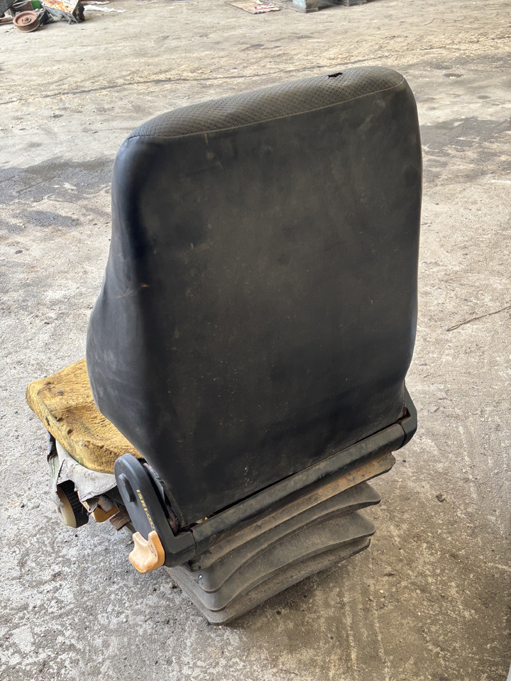 Dieci 185 - Ładowarka Teleskopowa - Fotel Kierowcy Siedzenie - Седиште за Телескопски ракувач: слика 2 Dieci 185 - Ładowarka Teleskopowa - Fotel Kierowcy Siedzenie - Седиште за Телескопски ракувач: слика 2