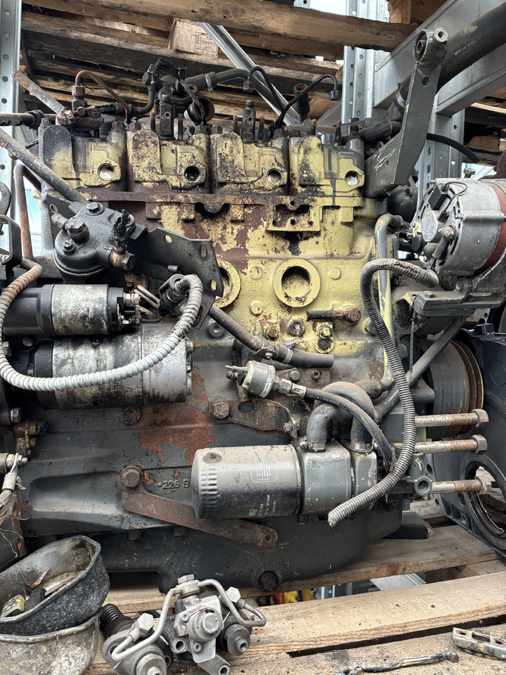 Fendt 309 Deutz TD226-B4 MWM  Silnik Blok Pokrywa Obudowa Koło Zamachowe Miska Olejowa CZĘŚCI - Замаец за Земјоделска машина: слика 4 Fendt 309 Deutz TD226-B4 MWM  Silnik Blok Pokrywa Obudowa Koło Zamachowe Miska Olejowa CZĘŚCI - Замаец за Земјоделска машина: слика 4