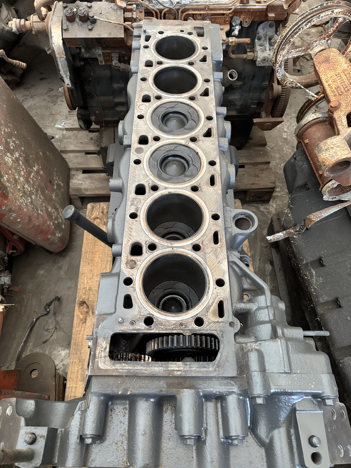 Fendt 936 Gen 7 Silnik D1556LE523 Wał Korbowy Korbowód H218PF150094A H218PF150099A CZĘŚCI - Коленесто вратило за Земјоделска машина: слика 2 Fendt 936 Gen 7 Silnik D1556LE523 Wał Korbowy Korbowód H218PF150094A H218PF150099A CZĘŚCI - Коленесто вратило за Земјоделска машина: слика 2