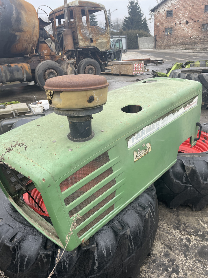 Fendt Farmer 309 - maska pokrywa silnika H309500020010 - Хауба за Трактор: слика 1 Fendt Farmer 309 - maska pokrywa silnika H309500020010 - Хауба за Трактор: слика 1