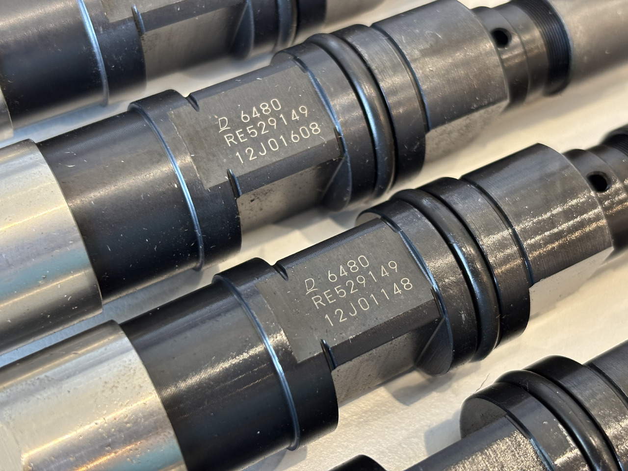 JOHN DEERE Wtryskiwacz RE529149, RE528407, RE546776 Po regeneracji - Инјектор за Земјоделска машина: слика 2 JOHN DEERE Wtryskiwacz RE529149, RE528407, RE546776 Po regeneracji - Инјектор за Земјоделска машина: слика 2