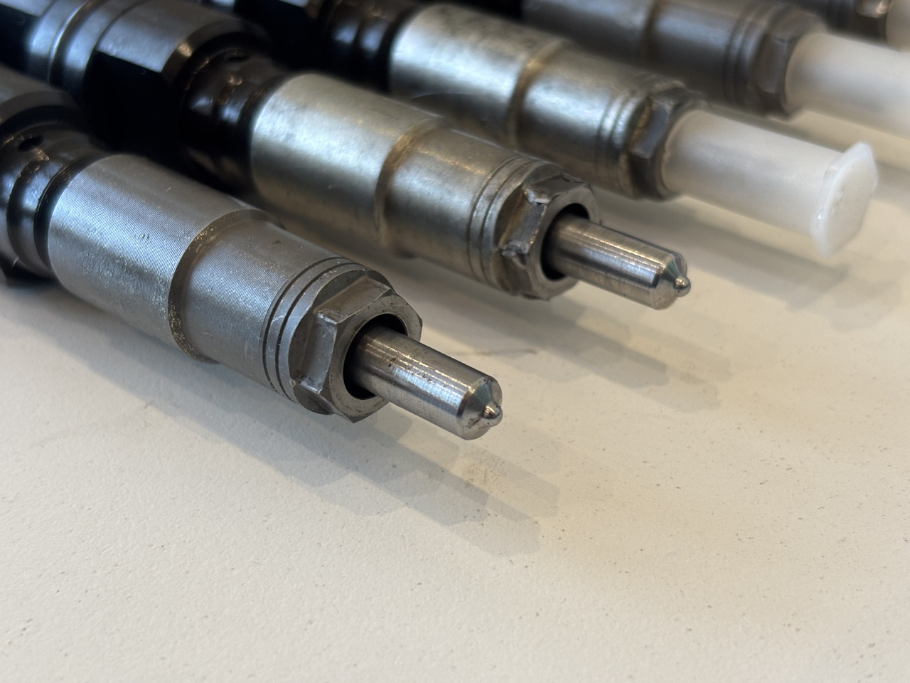 JOHN DEERE Wtryskiwacz RE529149, RE528407, RE546776 Po regeneracji - Инјектор за Земјоделска машина: слика 4 JOHN DEERE Wtryskiwacz RE529149, RE528407, RE546776 Po regeneracji - Инјектор за Земјоделска машина: слика 4