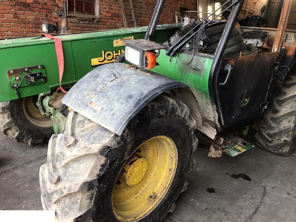 John Deere 3400 - CZĘŚCI - Felgi - Бандаж за Земјоделска машина: слика 2 John Deere 3400 - CZĘŚCI - Felgi - Бандаж за Земјоделска машина: слика 2