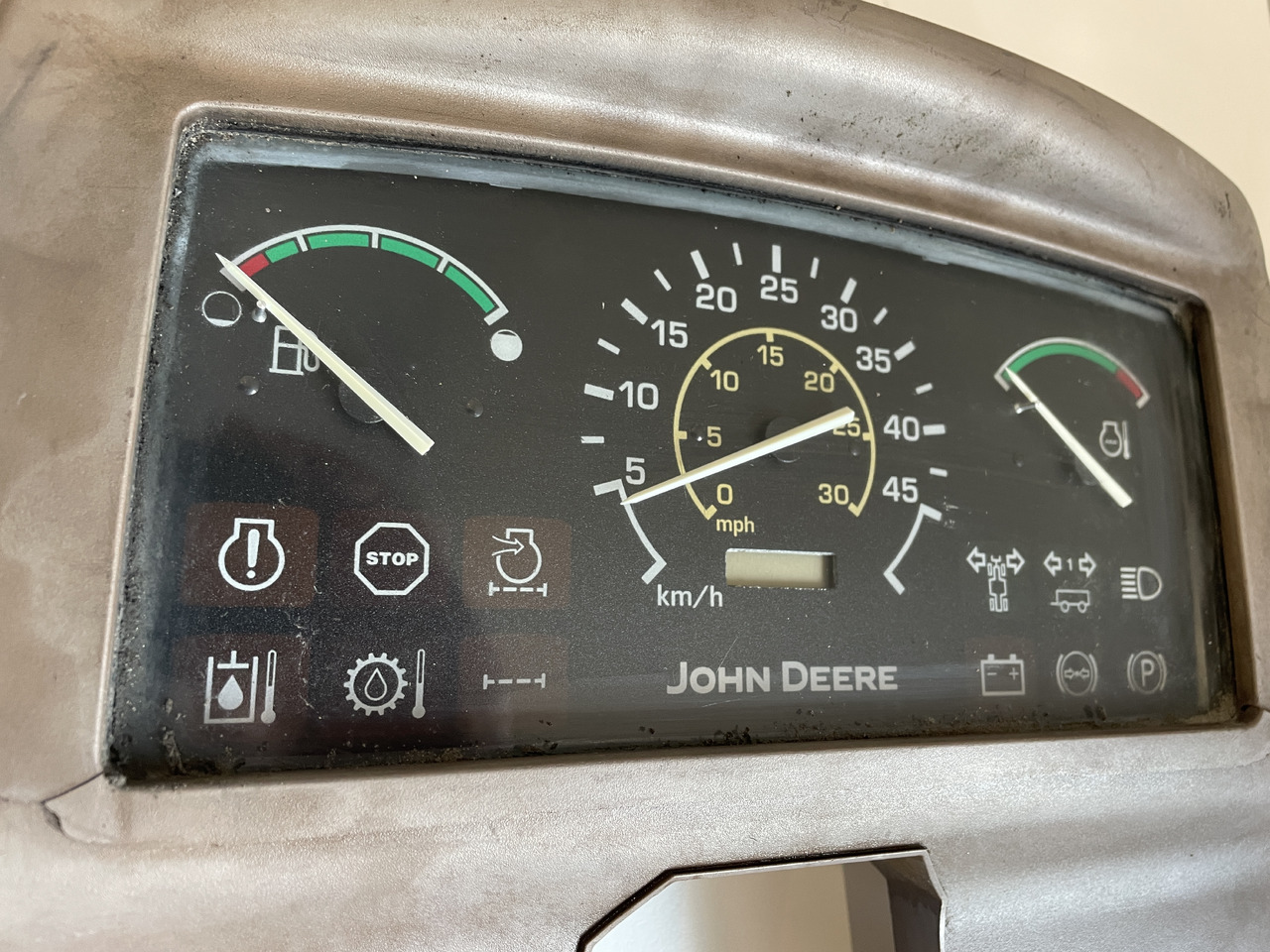 John Deere 3800 - zegary licznik pulpit AZ57940 R197098 - Контролна табла за Земјоделска машина: слика 2 John Deere 3800 - zegary licznik pulpit AZ57940 R197098 - Контролна табла за Земјоделска машина: слика 2