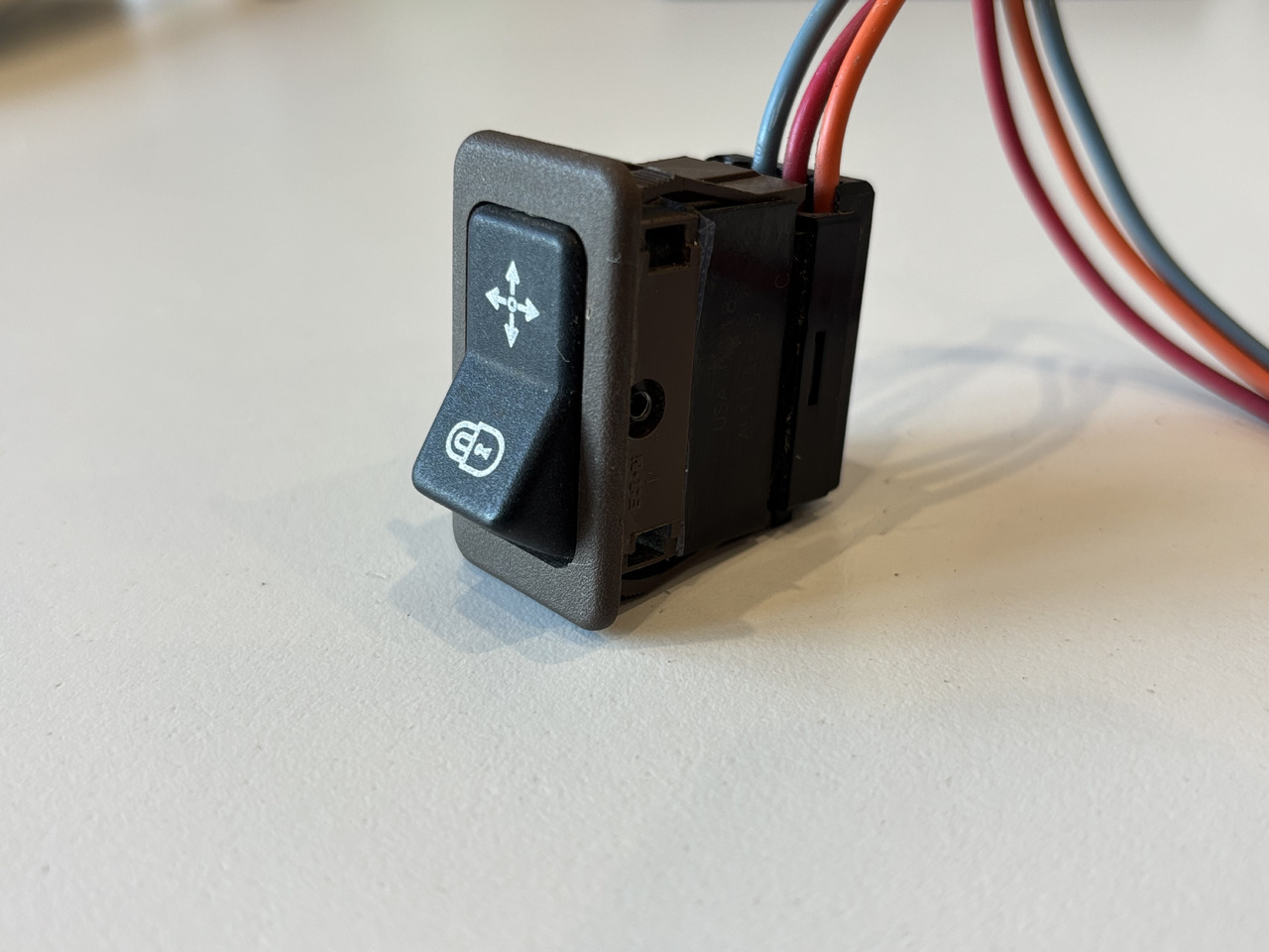 John Deere 6020 6120 6510 6820 7420 8230 Przełącznik kołyskowy AL113865 - Прекинувач на управувачкиот столб за Земјоделска машина: слика 2 John Deere 6020 6120 6510 6820 7420 8230 Przełącznik kołyskowy AL113865 - Прекинувач на управувачкиот столб за Земјоделска машина: слика 2