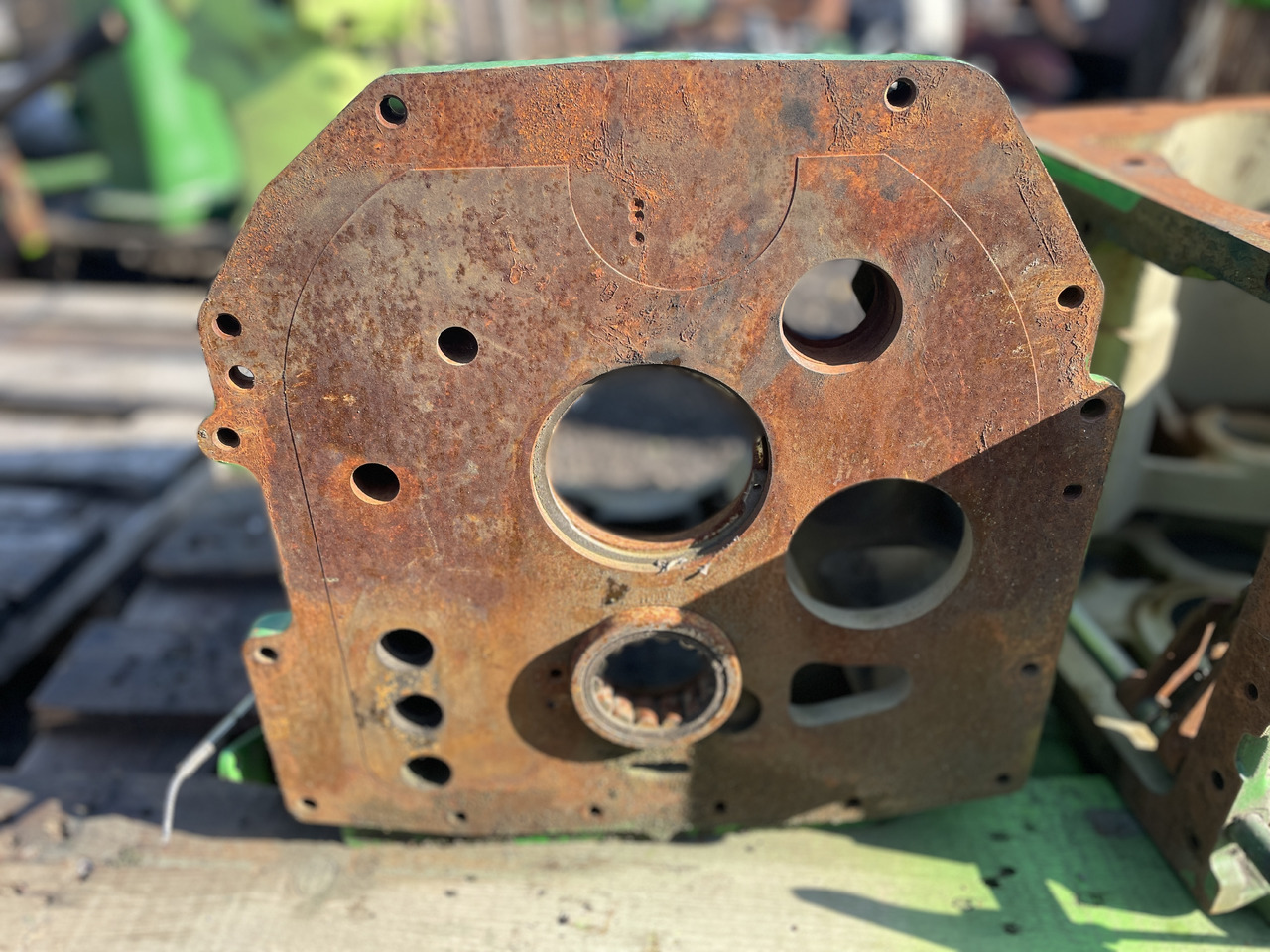 John Deere 6120 6220 6320 6420 6520 6620 - obudowa skrzyni biegów L154950 - Менувач и делови за Трактор: слика 4 John Deere 6120 6220 6320 6420 6520 6620 - obudowa skrzyni biegów L154950 - Менувач и делови за Трактор: слика 4