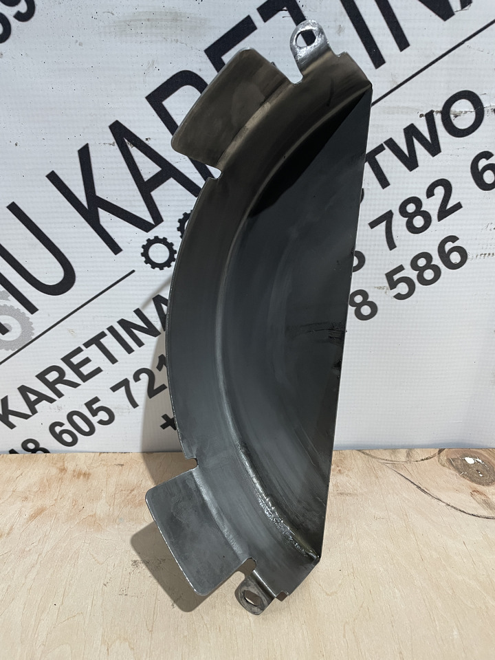 John Deere 6300 6100 6200 6400 - deflektor skrzyni biegów R121248 - Менувач и делови за Земјоделска машина: слика 1 John Deere 6300 6100 6200 6400 - deflektor skrzyni biegów R121248 - Менувач и делови за Земјоделска машина: слика 1