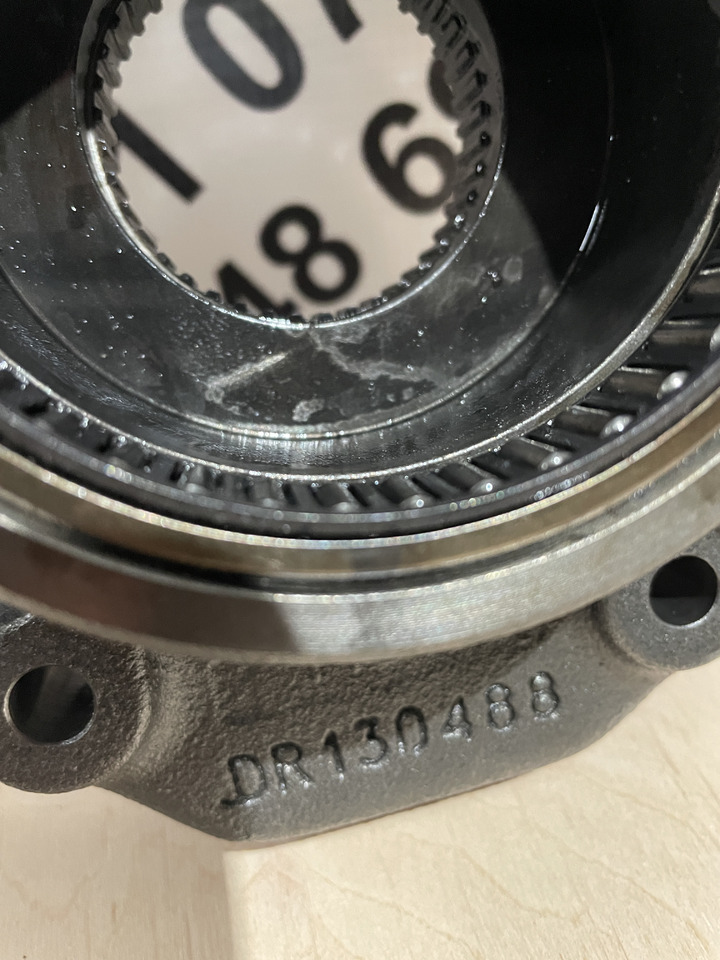 John Deere 6300 6100 6200 6400 - pompa skrzyni biegów pompa jazdy R130488 - Менувач и делови за Земјоделска машина: слика 2 John Deere 6300 6100 6200 6400 - pompa skrzyni biegów pompa jazdy R130488 - Менувач и делови за Земјоделска машина: слика 2