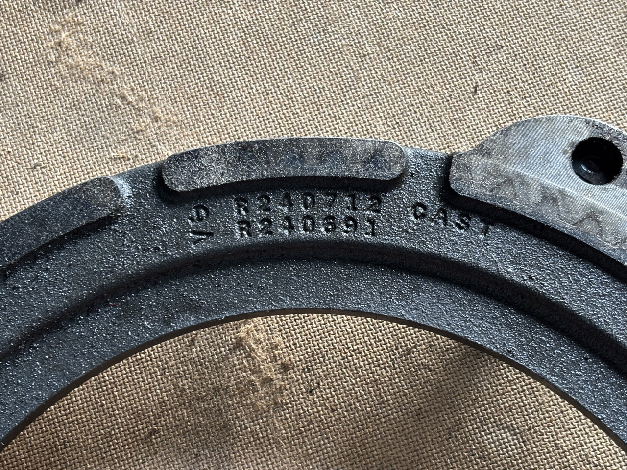 John Deere 6830 6930 7330 7425 Docisk Hamulca Płytka R240691 - Кочни дискови за Земјоделска машина: слика 2 John Deere 6830 6930 7330 7425 Docisk Hamulca Płytka R240691 - Кочни дискови за Земјоделска машина: слика 2