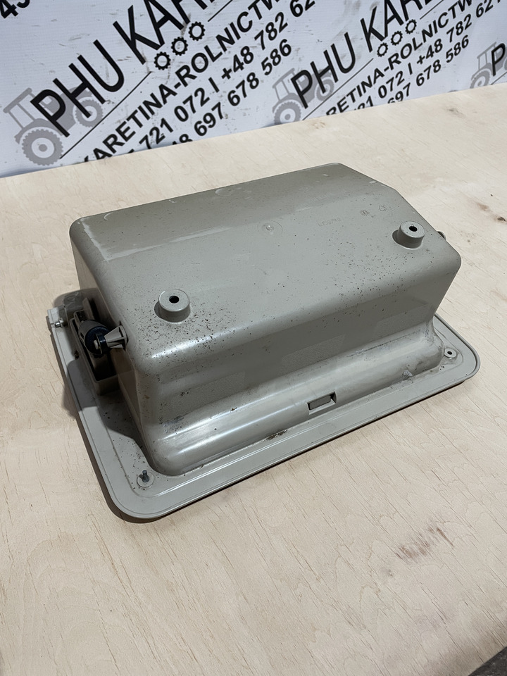 John Deere 6920S - schowek L153749 - Кабина и ентериер за Земјоделска машина: слика 5 John Deere 6920S - schowek L153749 - Кабина и ентериер за Земјоделска машина: слика 5