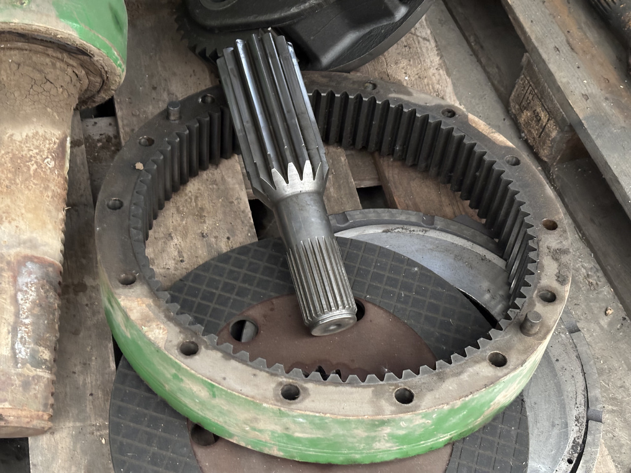 John Deere 8330 8370 Zwolnica Tylna Obudowa Wał R156486 R174225 R156486 R314670 R296985 R560119 - Конечен редуктор за Земјоделска машина: слика 1 John Deere 8330 8370 Zwolnica Tylna Obudowa Wał R156486 R174225 R156486 R314670 R296985 R560119 - Конечен редуктор за Земјоделска машина: слика 1