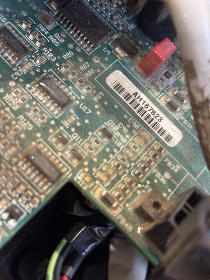 John Deere 9650 9750 STS CTS - płytka elektryczna podłokietnika AH167623 - Електричен систем за Трактор: слика 1 John Deere 9650 9750 STS CTS - płytka elektryczna podłokietnika AH167623 - Електричен систем за Трактор: слика 1