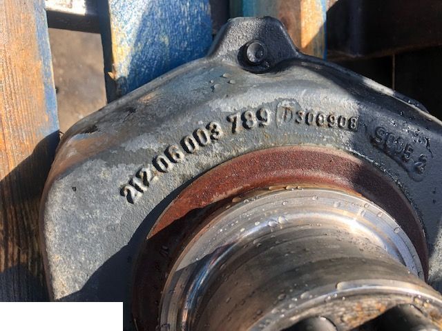 John Deere - Zwrotnica - Рукавец за Земјоделска машина: слика 1 John Deere - Zwrotnica - Рукавец за Земјоделска машина: слика 1