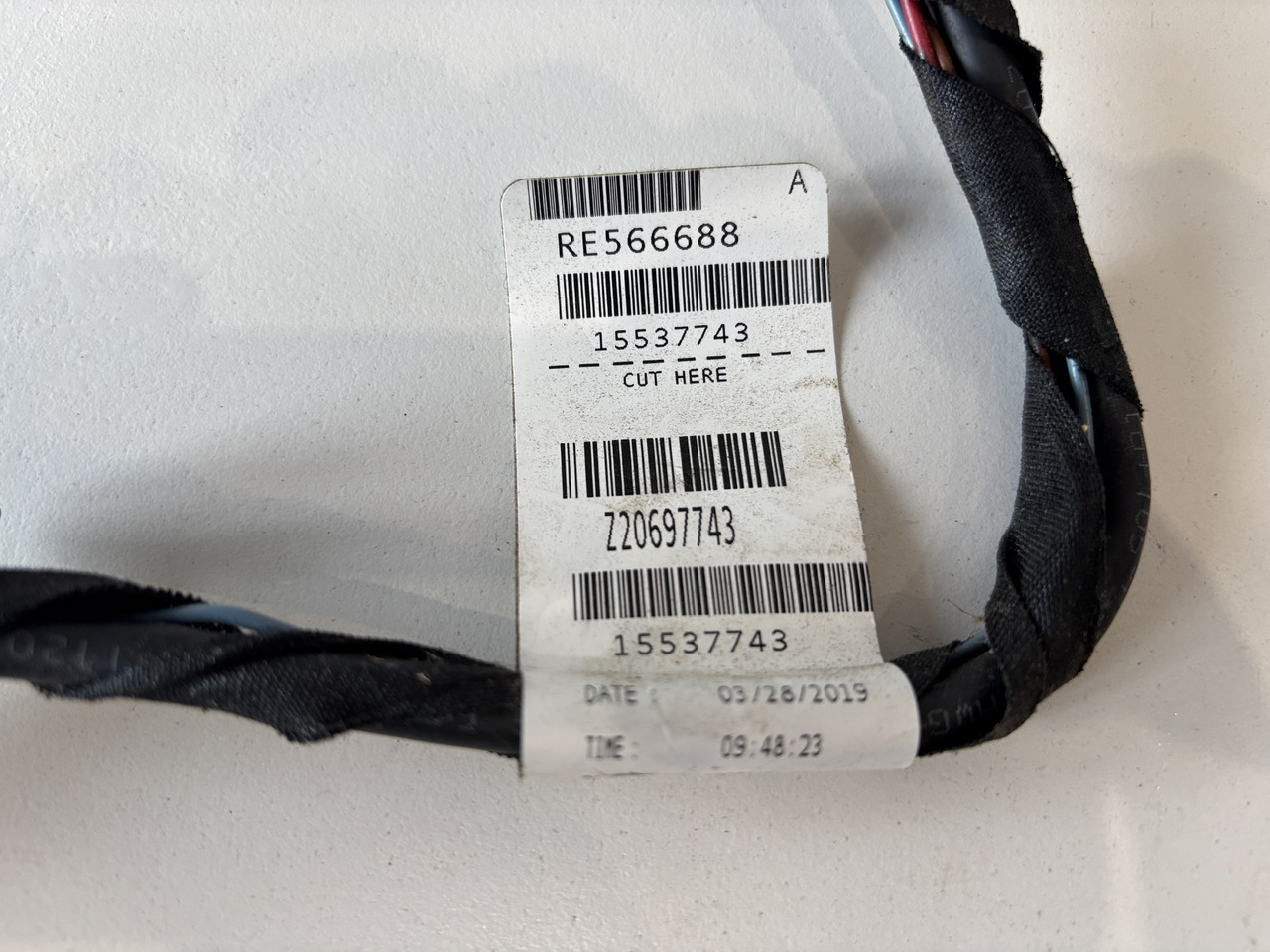 John Deere seria 6000 7000 8000 R - wiązka el. podłokietnika CommandARM RE566688 RE563549 - Појас за кабел/ Жица за Земјоделска машина: слика 2 John Deere seria 6000 7000 8000 R - wiązka el. podłokietnika CommandARM RE566688 RE563549 - Појас за кабел/ Жица за Земјоделска машина: слика 2