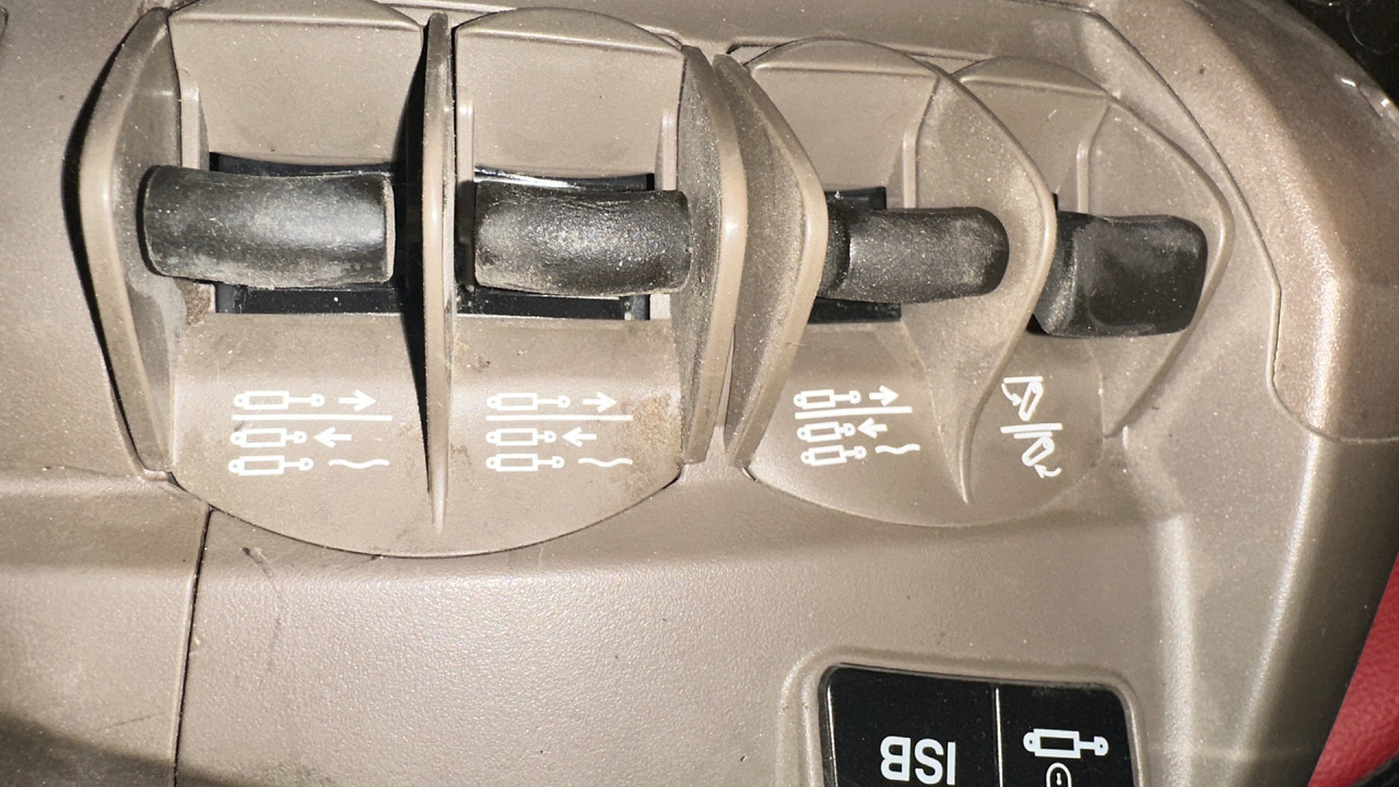 Klawisze hydrauliki john deere panel sterowania - Контролна табла за Земјоделска машина: слика 3 Klawisze hydrauliki john deere panel sterowania - Контролна табла за Земјоделска машина: слика 3